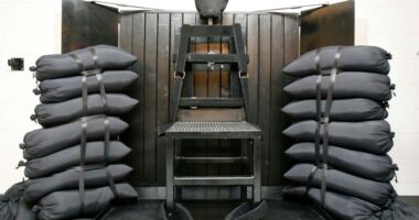 Lawmaker suggests Ind. use firing squad, hanging over lethal injection