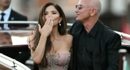 Lip Reader Catches Irritated Jeff Bezos Saying How 'Appalled' He Is by Adoring Fans as Lauren Sánchez Blows Them Kisses