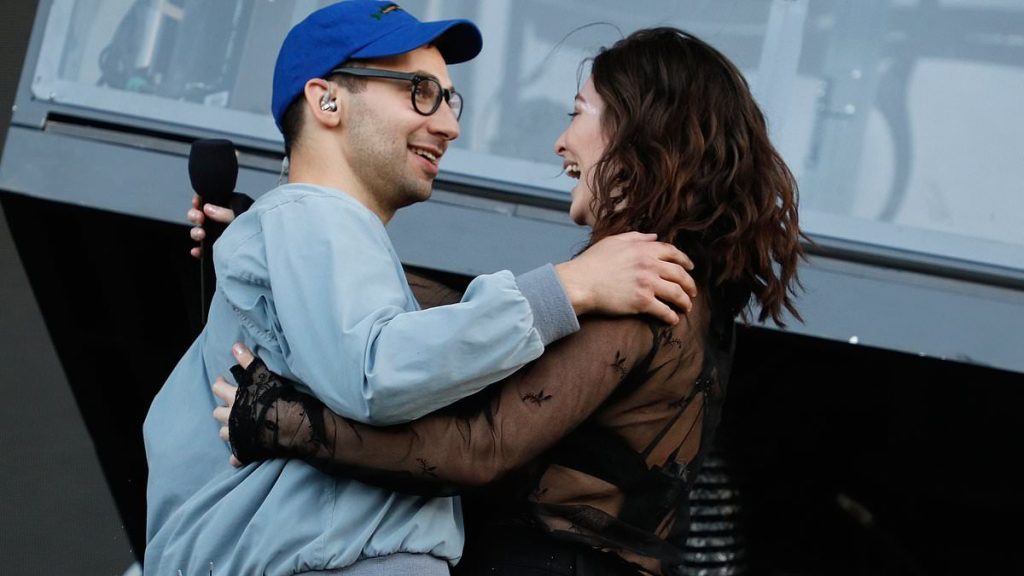 Lorde's latest 'love triangle': As singer's new partner leaves his girlfriend of six years, the scandalous rumours of star's past with Jack Antonoff and Lena Dunham are resurfaced by fans