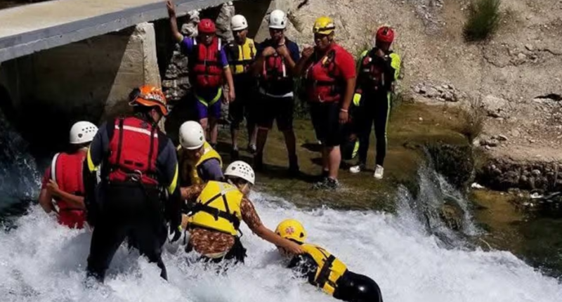 Mexico sends firefighters, search personnel to help flood victims in Texas