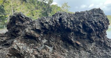 People alarmed as mom asks 'find my daughter' in scenic rock photo... can you spot her in 20 seconds?