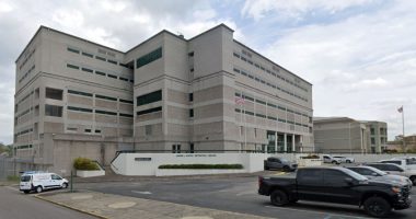Pregnant woman who delivered baby in jail settles lawsuit