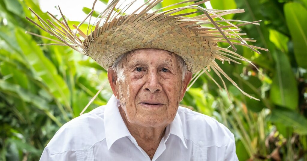 Puerto Rican centenarian is one of last WWII veterans — and he's telling his story