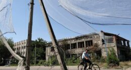 Russia launches new attacks on Ukraine with the countdown to a US peace deadline underway