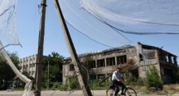 Russia renews attacks on Ukraine with countdown to US deadline underway
