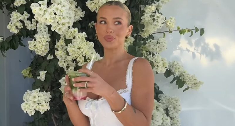 Tammy Hembrow leaves fans confused as she's seen wearing her diamond wedding ring following split from husband Matt Zukowski