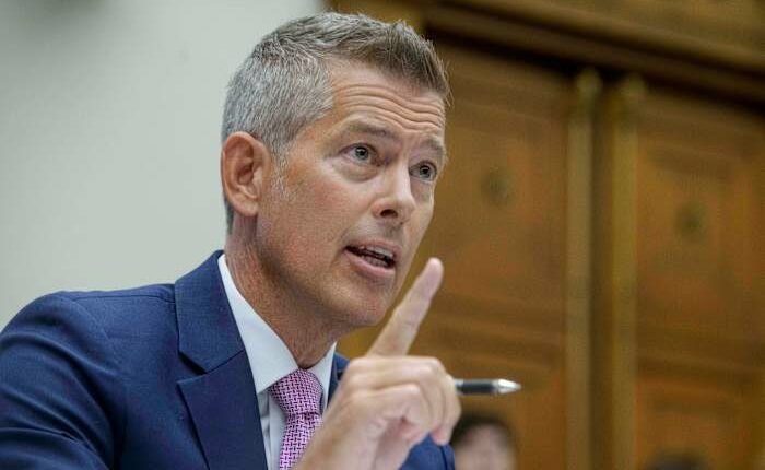 Trump administration imposes limits on Mexican flights and threatens Delta alliance in trade dispute