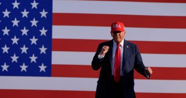 Trump officials unveil new, delayed deadline for tariffs