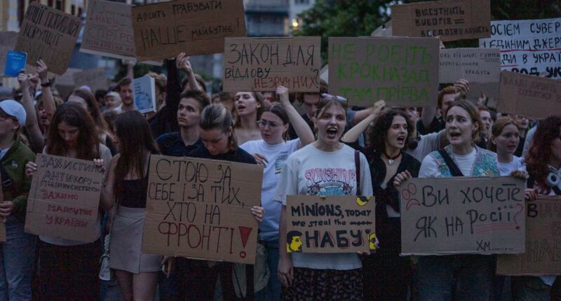Ukrainians protest law they say weakens anti-corruption agencies