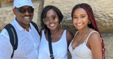 VIOLA DAVIS CELEBRATES DAUGHTER’S 15TH BIRTHDAY WITH SWEET FAMILY PHOTO