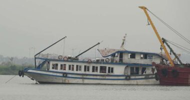 Vietnam tour boat survivor describes his escape