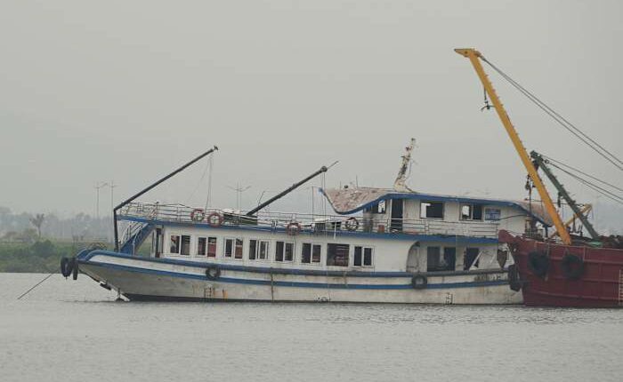 Vietnam tour boat survivor describes his escape