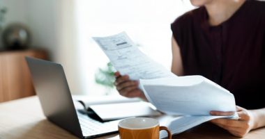 Which documents to keep and which to shred