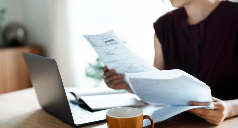 Which documents to keep and which to shred