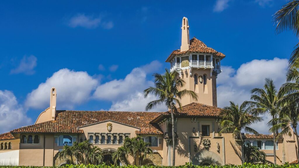 Woman with 'urgent Message' for Trump arrested in late-night Mar-a-Lago scare