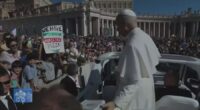 Young Catholics deliver Pope Leo XIV's favorite Chicago pizza to Vatican