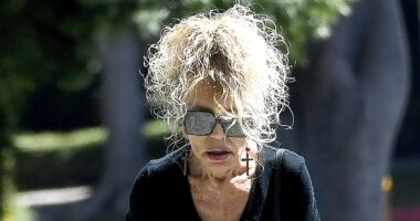 70s bombshell who married film icon looks unrecognizable...who is it?