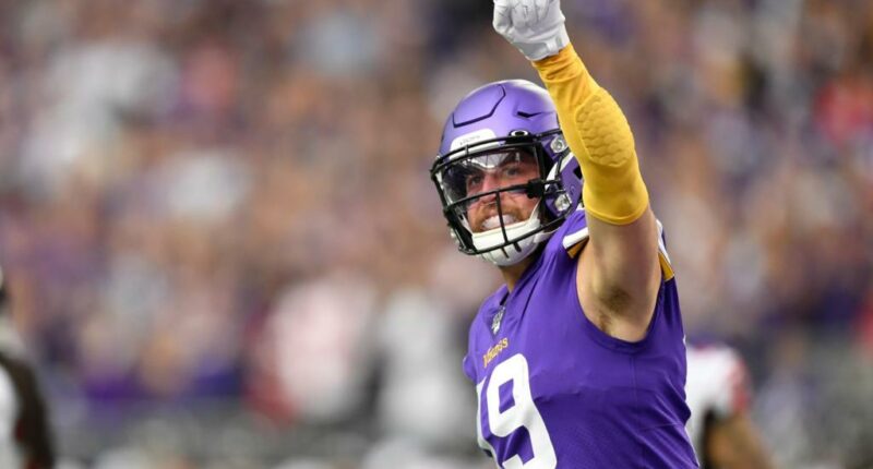 Adam Thielen took $2 million pay cut to rejoin Vikings