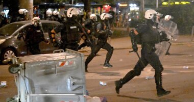 Anti‑corruption protests hit European nation as calls for new elections grow