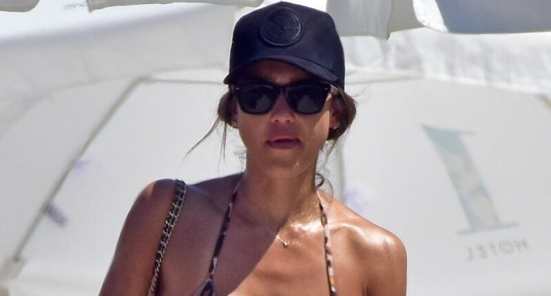 Bikini-clad Jessica Alba spends time with family in Miami