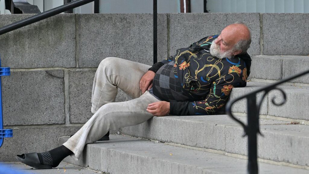 Boston's iconic Cheers bar now surrounded by drunks and addicts
