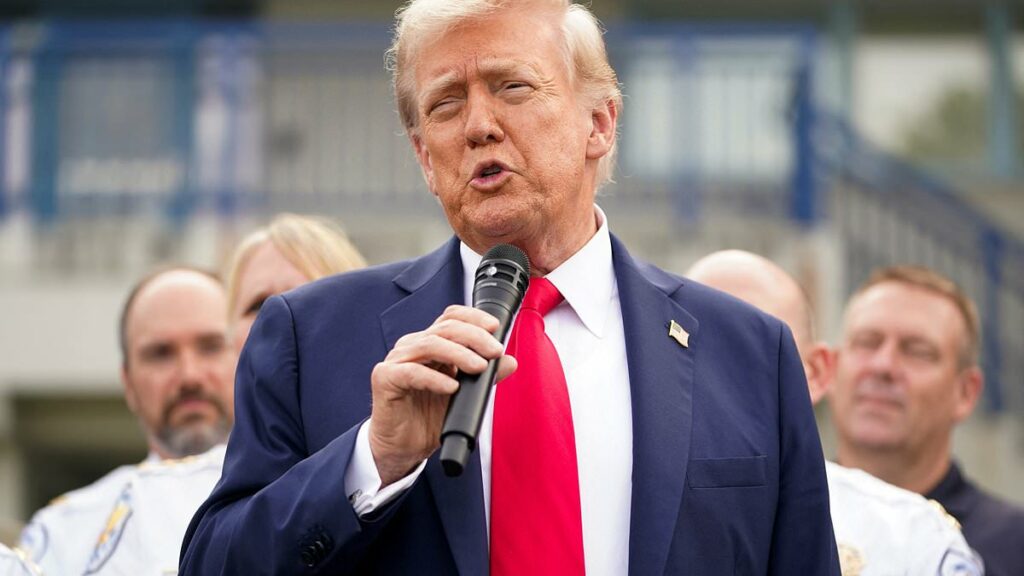 Donald Trump set to make announcement from White House Oval Office