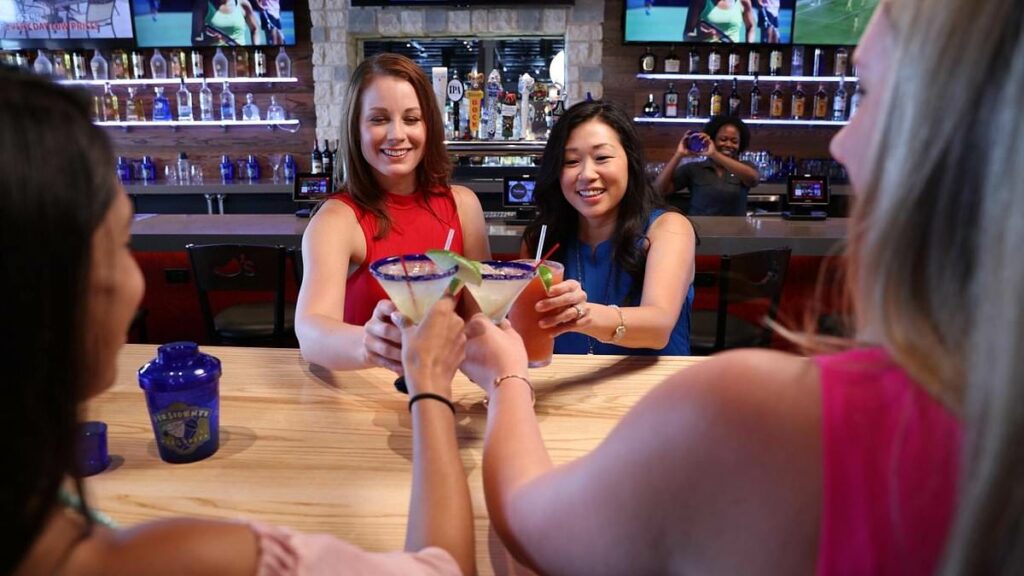 Favorite restaurant chain booms on major deals… as industry struggles