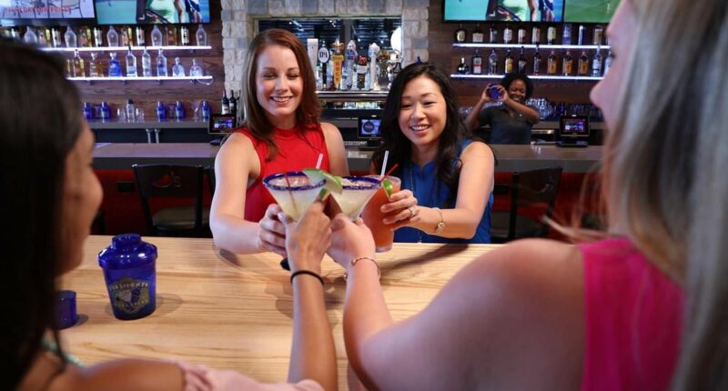 Favorite restaurant chain booms on major deals… as industry struggles