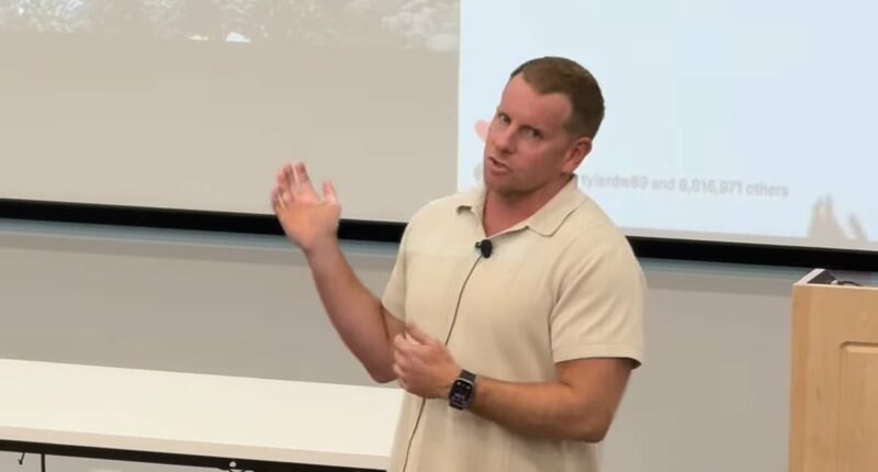 Hilarious moment professor cancels class over Taylor Swift engagement
