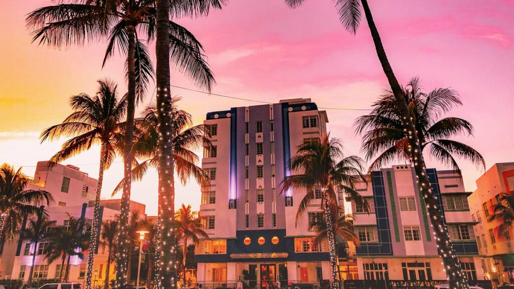 Home prices falling in half of US cities spark crash fears