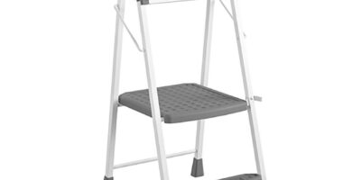 Recalled Cosco 2-step kitchen stepper.