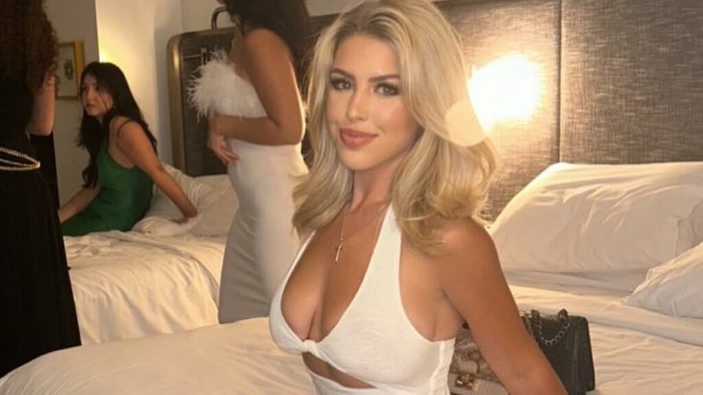 Revolting sex smear against glamorous Fox regular rocks Trump world