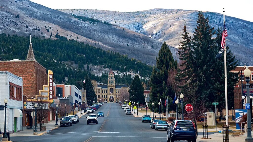 Rural Montana residents predicted bar massacre suspect's violent outburst: 'He will kill you'