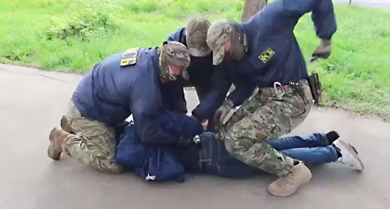 Russian protester jailed 15 years for $500 Ukraine donation, curses Putin in court
