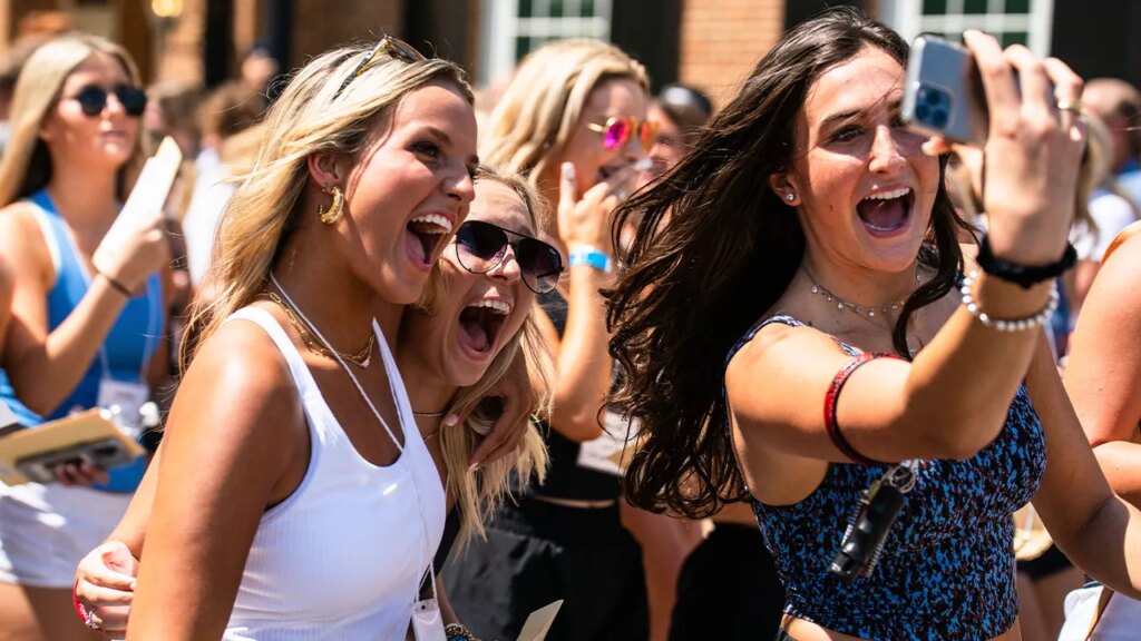 Southern sorority girls put through 'psychological warfare' in cutthroat Bama Rush recruitment: coach