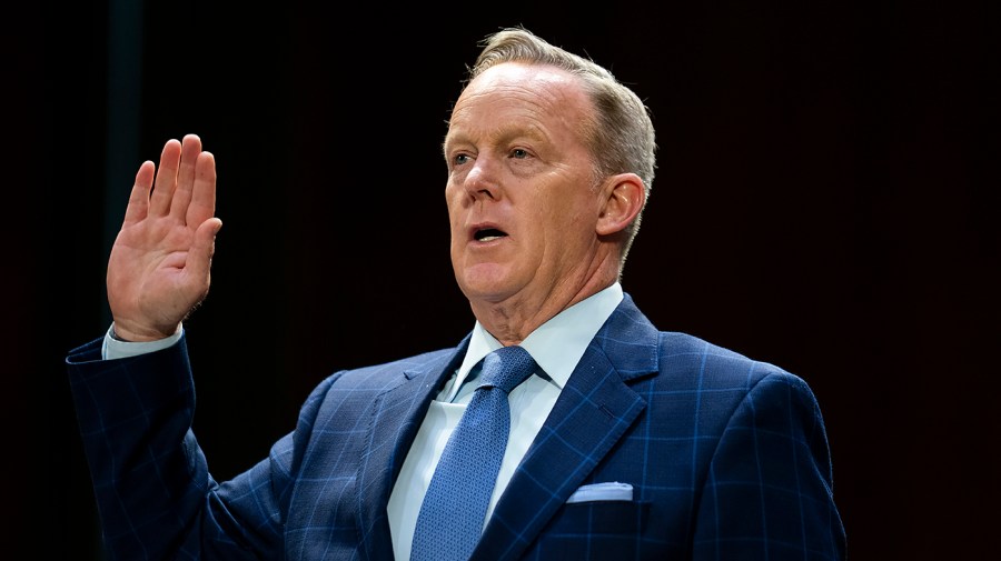 Spicer: Trump admin ‘going to piss off’ MAGA base on Obama claims ‘if they don’t act’