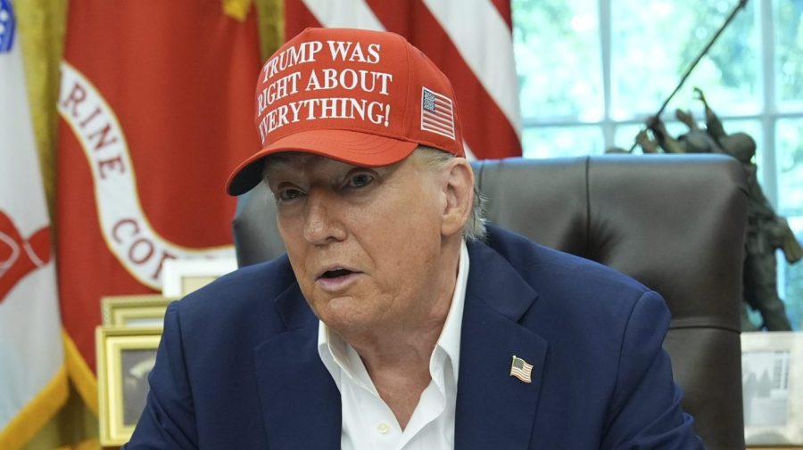 Trump knocks ‘incompetent’ Chicago mayor amid threats to deploy troops to city