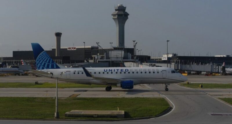 United blames 'technology disruption' for 1,000+ flight delays