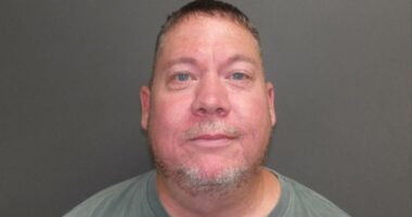 'Dirty cop' in Indiana worked as mole for drug dealer: court docs