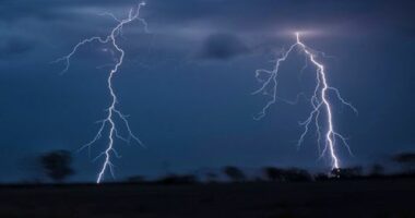 Severe storms swept western NSW on Tuesday bringing heavy rain , strong winds and hail as well as thousands of lightning strikes. Taken near Nyngan Photo Nick Moir 24 Nov 2023