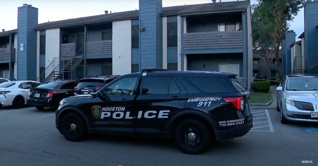 3 'hungry' kids lead police to parents' bodies: Cops