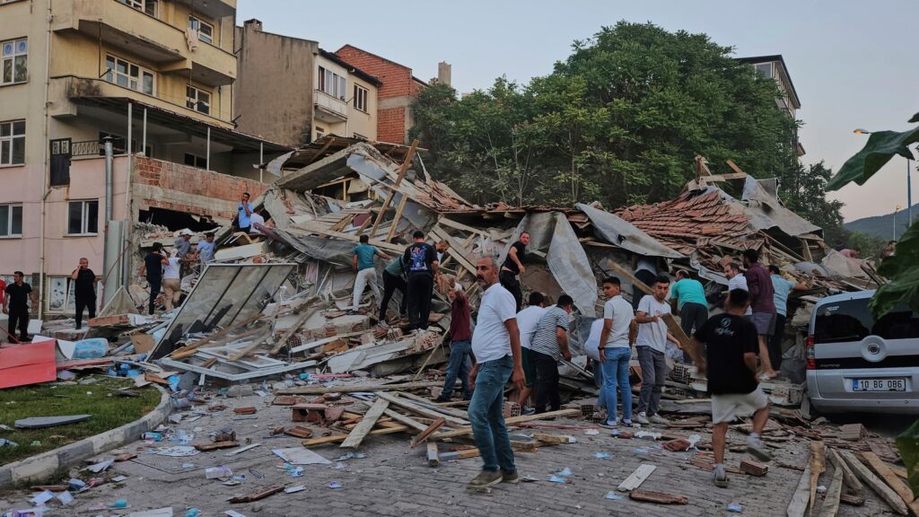 6.1 earthquake hits Turkey's Balikesir province, killing 1 and collapsing buildings