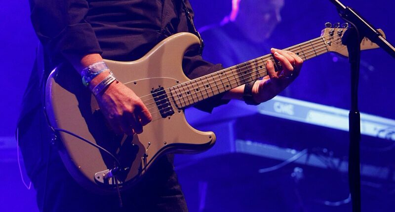 80s music icon cancels all upcoming tour dates over 'urgent' health issue