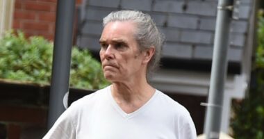 90s rocker looks unrecognisable - can you guess who it is?