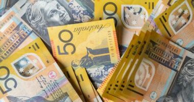 Aussies forced to dip into savings amid $17.7 billion mortgage hit