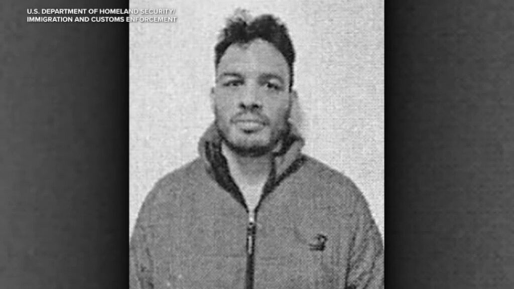 Boxer Julio César Chávez Jr. released from prison in Mexico, awaiting trial over alleged cartel ties