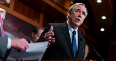 CBO: Extending Trump's tax relief could add $5T to deficit