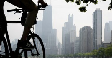 Canadian wildfire smoke causes poor air quality in Northern US