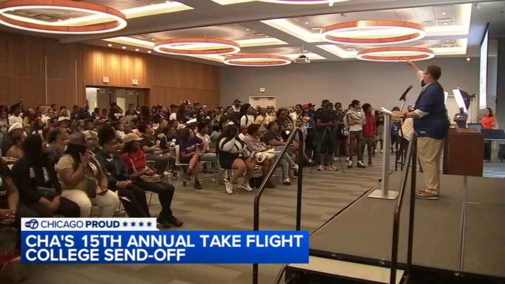 Chicago Housing Authority sending off largest group yet of high school graduates to college: over 200 residents