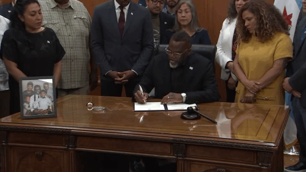 Chicago Mayor Brandon Johnson to sign executive order in response to Trump's possible deployment of National Guard